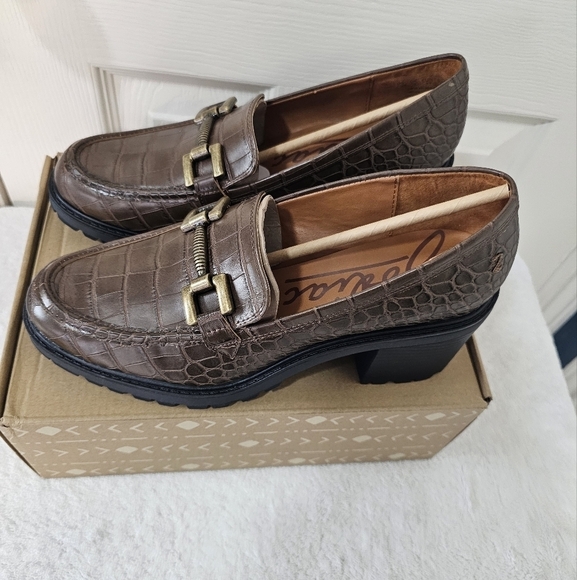 NWT Zodiac Gemma Loafer Pump w Antique Metal Bit 2 1/4" heel Caramel Croc 10M - Picture 3 of 10
